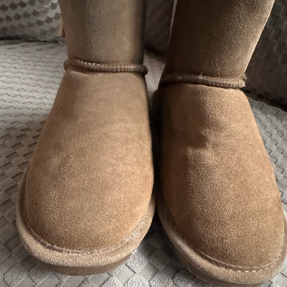 BearPaw Tan Suede Boots With Sheep Skin/ Wool Blend Lining. Size 9 - Picture 6 of 16